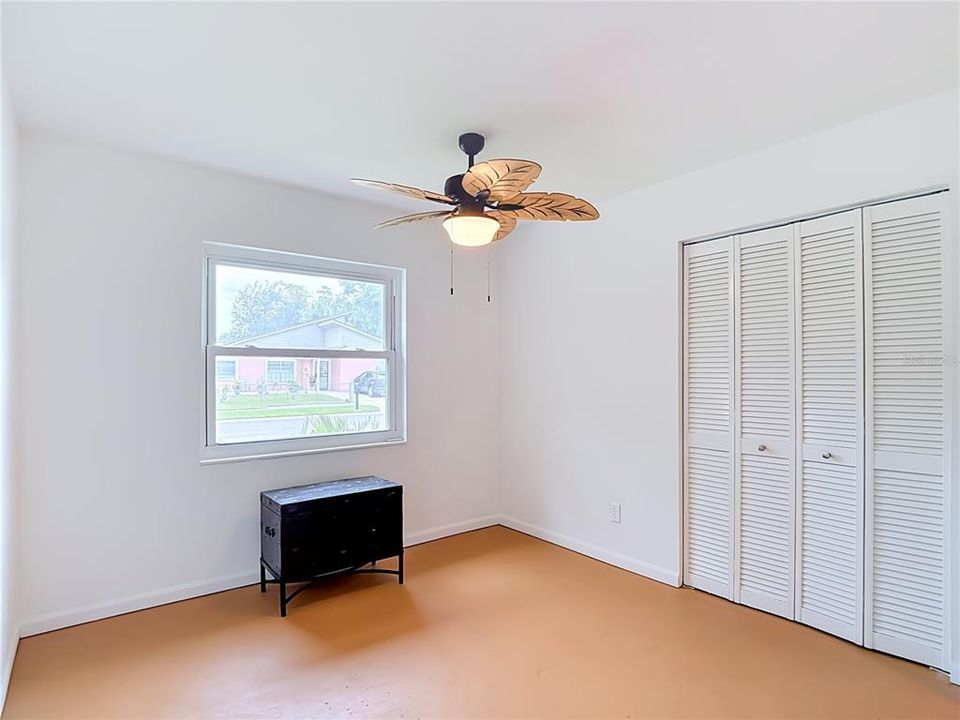 Activo con contrato: $405,000 (3 camas, 2 baños, 1429 Pies cuadrados)