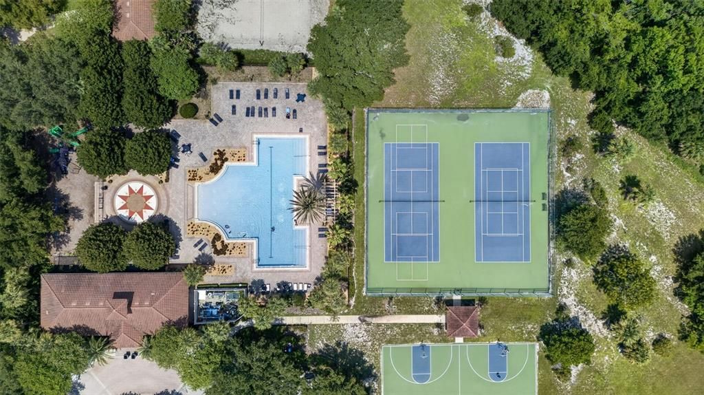 En Venta: $524,900 (4 camas, 3 baños, 2393 Pies cuadrados)