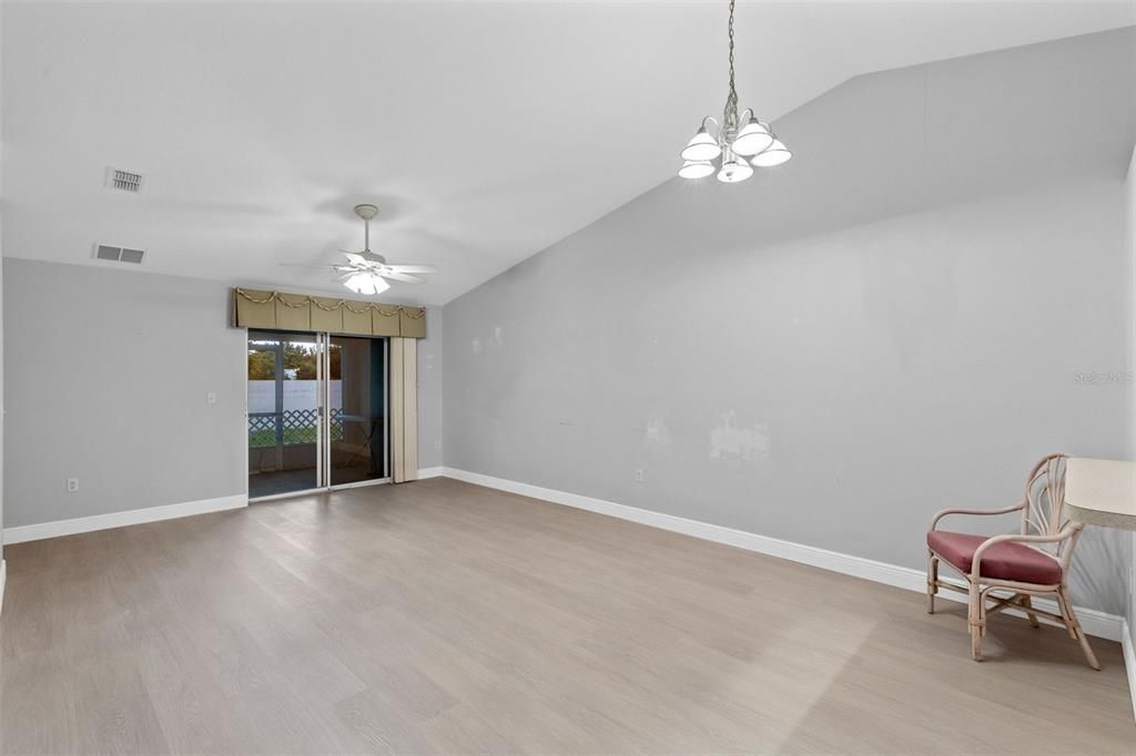 На продажу: $279,000 (3 спален, 2 ванн, 1372 Квадратных фут)