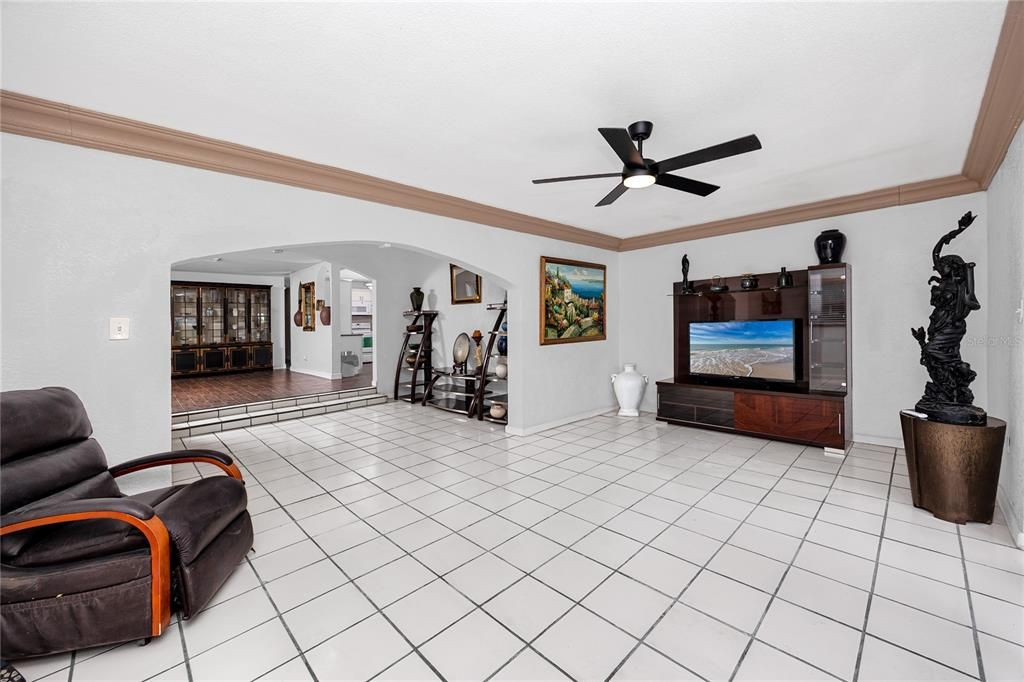 En Venta: $575,000 (3 camas, 2 baños, 1572 Pies cuadrados)