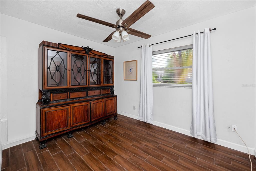 En Venta: $575,000 (3 camas, 2 baños, 1572 Pies cuadrados)