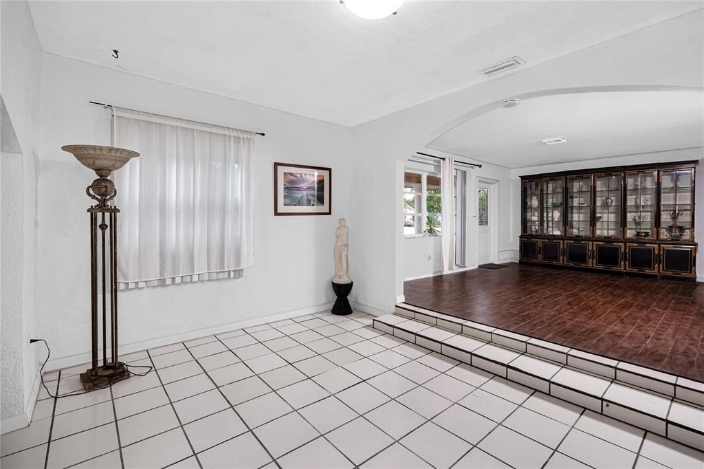 En Venta: $575,000 (3 camas, 2 baños, 1572 Pies cuadrados)