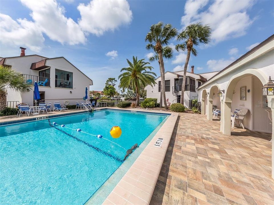 For Sale: $184,900 (2 beds, 2 baths, 1120 Square Feet)