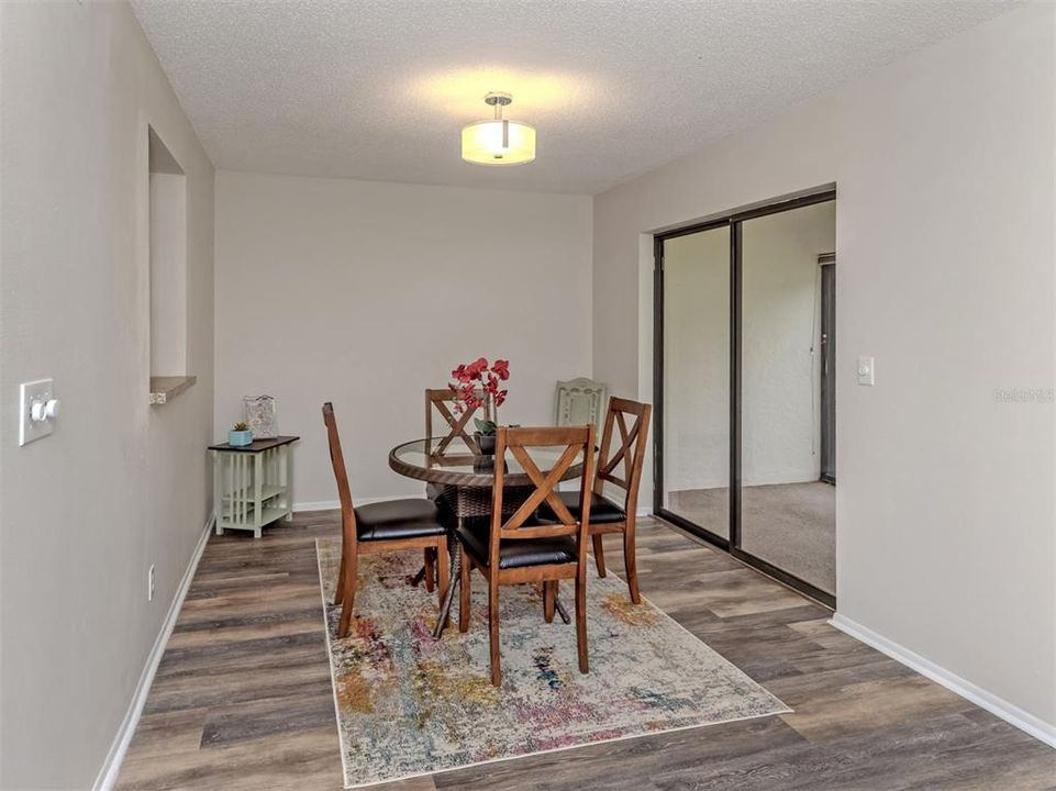 For Sale: $184,900 (2 beds, 2 baths, 1120 Square Feet)