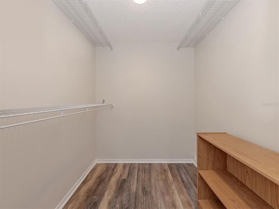 For Sale: $184,900 (2 beds, 2 baths, 1120 Square Feet)