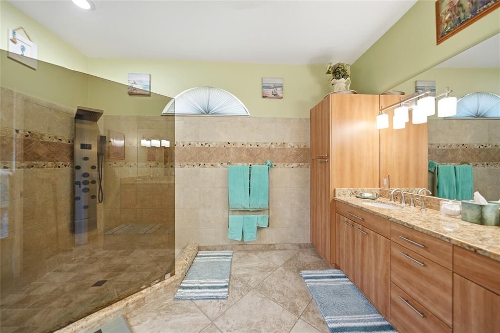 En Venta: $469,900 (3 camas, 2 baños, 1905 Pies cuadrados)