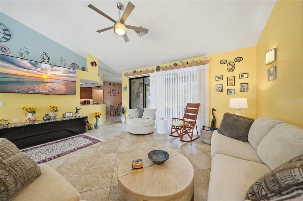 En Venta: $469,900 (3 camas, 2 baños, 1905 Pies cuadrados)