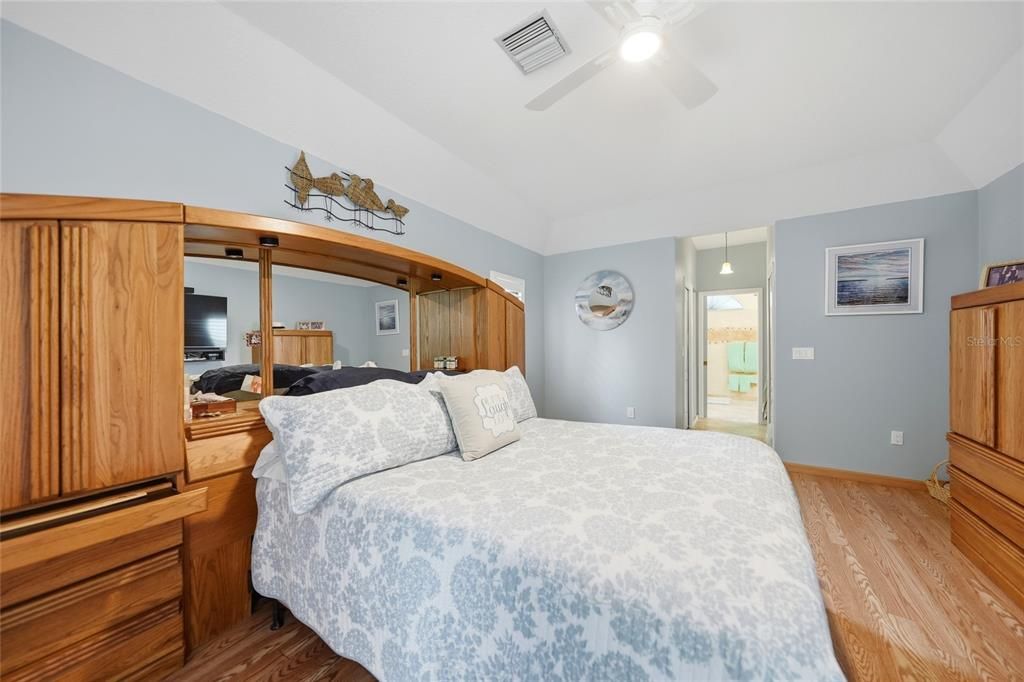 En Venta: $469,900 (3 camas, 2 baños, 1905 Pies cuadrados)
