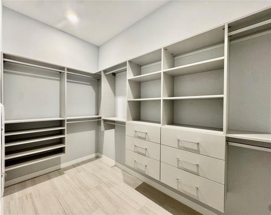 На продажу: $849,900 (4 спален, 3 ванн, 2744 Квадратных фут)