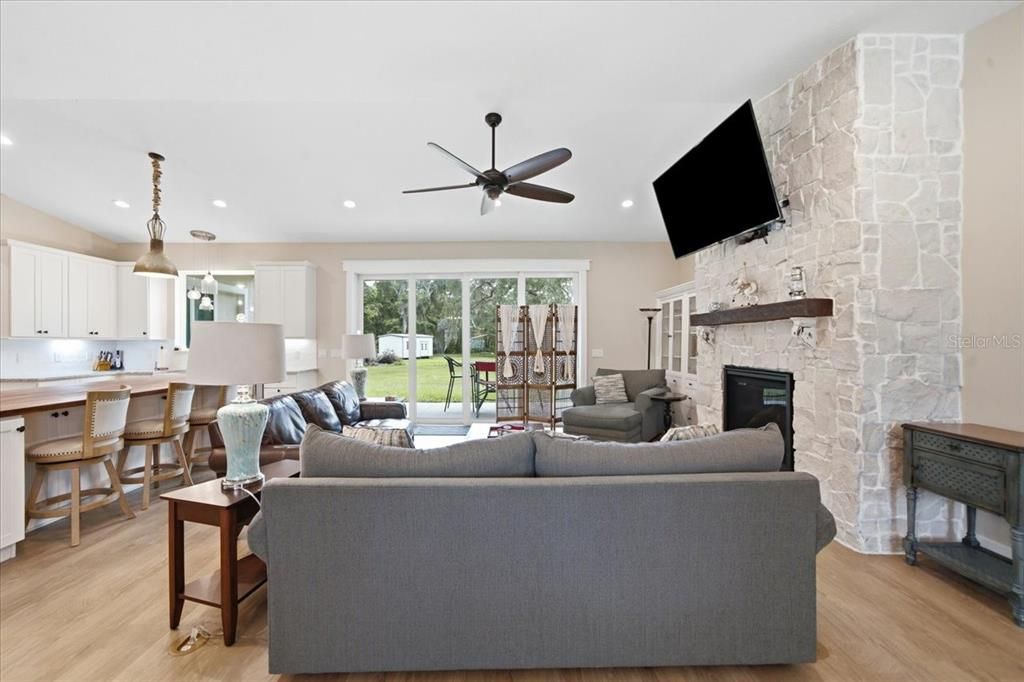 待售: $739,900 (3 贝兹, 3 浴室, 2186 平方英尺)