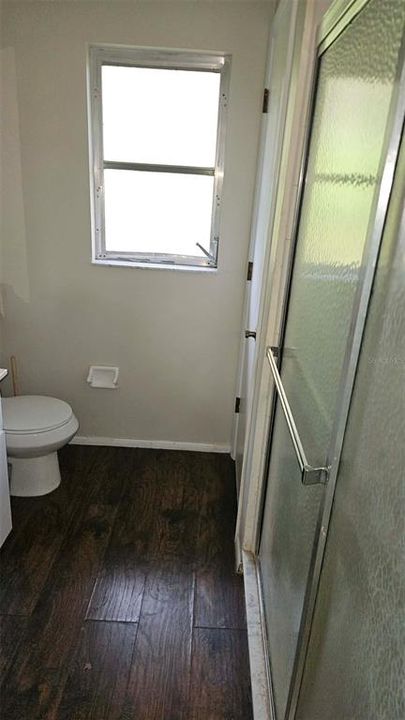 На продажу: $184,900 (2 спален, 2 ванн, 1146 Квадратных фут)