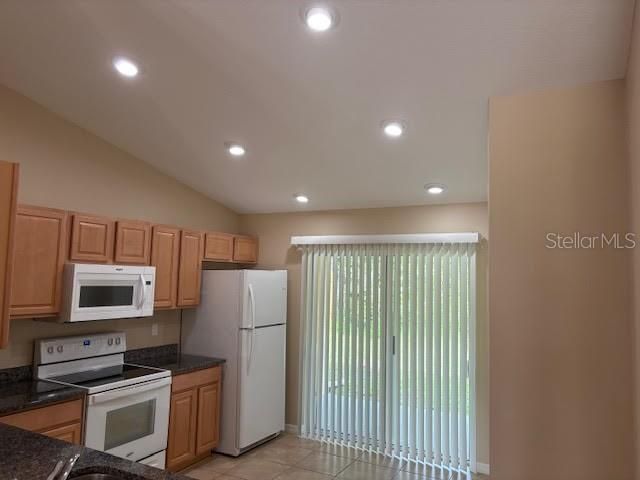 For Rent: $1,500 (3 beds, 2 baths, 1198 Square Feet)