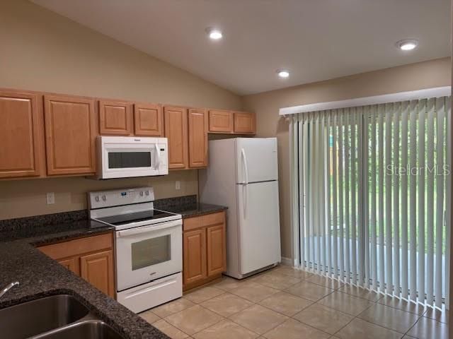 For Rent: $1,500 (3 beds, 2 baths, 1198 Square Feet)