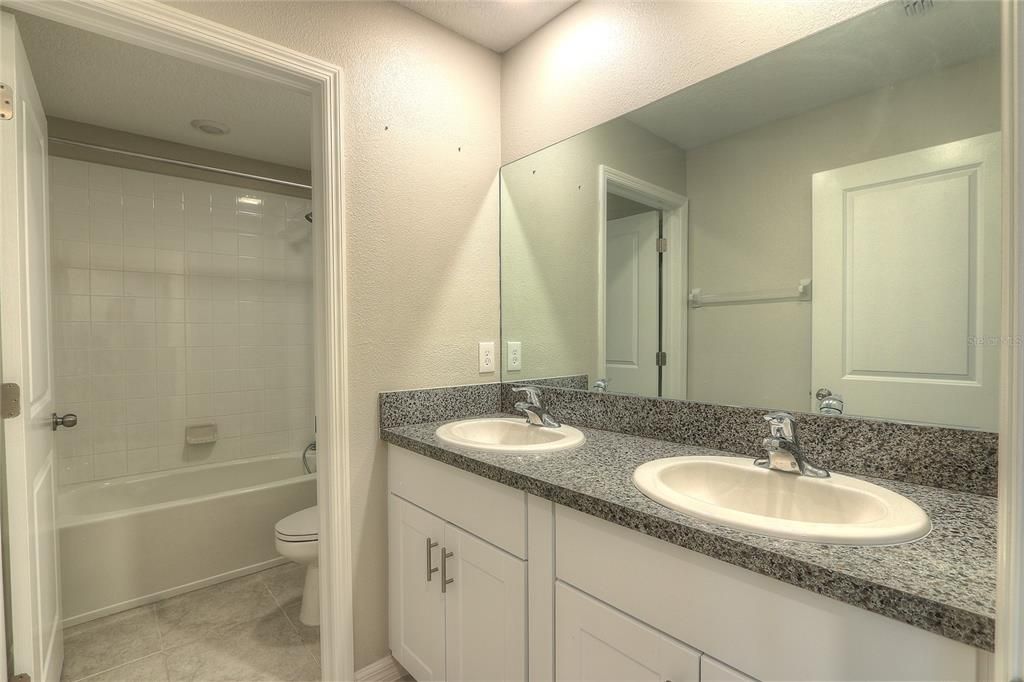 В аренду: $2,700 (5 спален, 2 ванн, 2264 Квадратных фут)