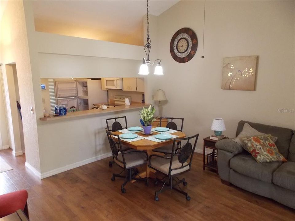 For Rent: $1,450 (2 beds, 2 baths, 741 Square Feet)