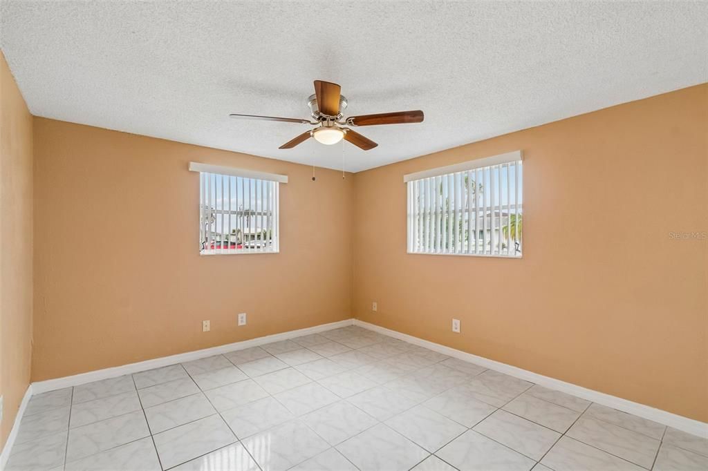 En Venta: $229,000 (2 camas, 2 baños, 1224 Pies cuadrados)