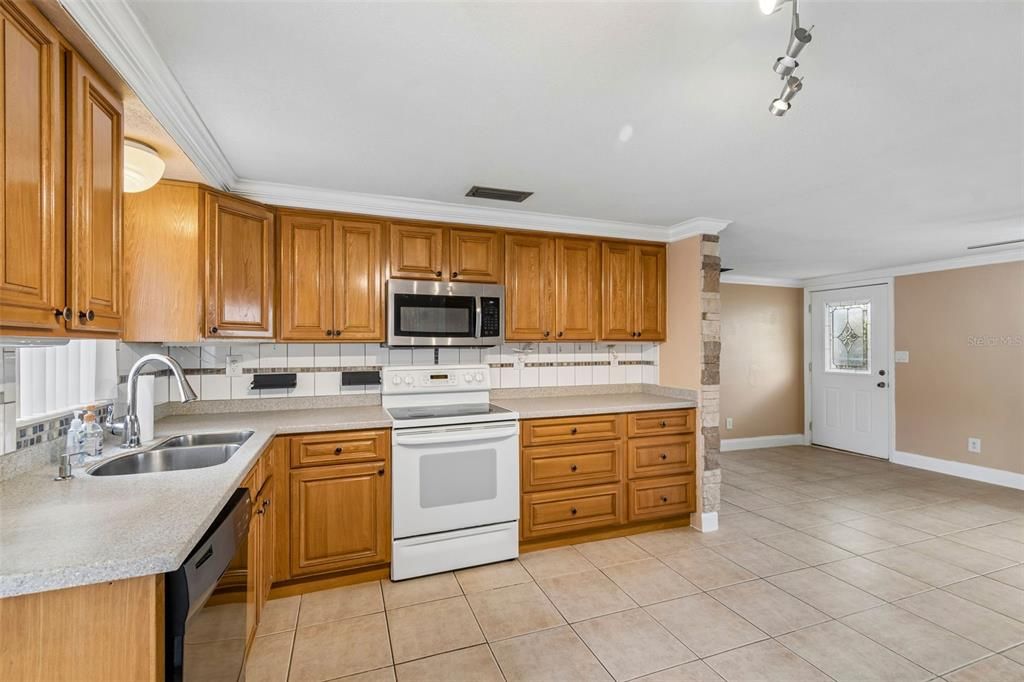 En Venta: $229,000 (2 camas, 2 baños, 1224 Pies cuadrados)