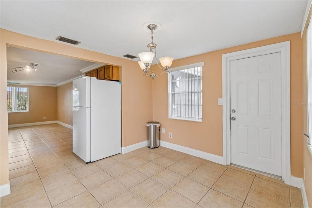 En Venta: $229,000 (2 camas, 2 baños, 1224 Pies cuadrados)