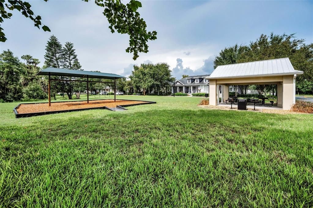 На продажу: $425,000 (4 спален, 2 ванн, 1761 Квадратных фут)