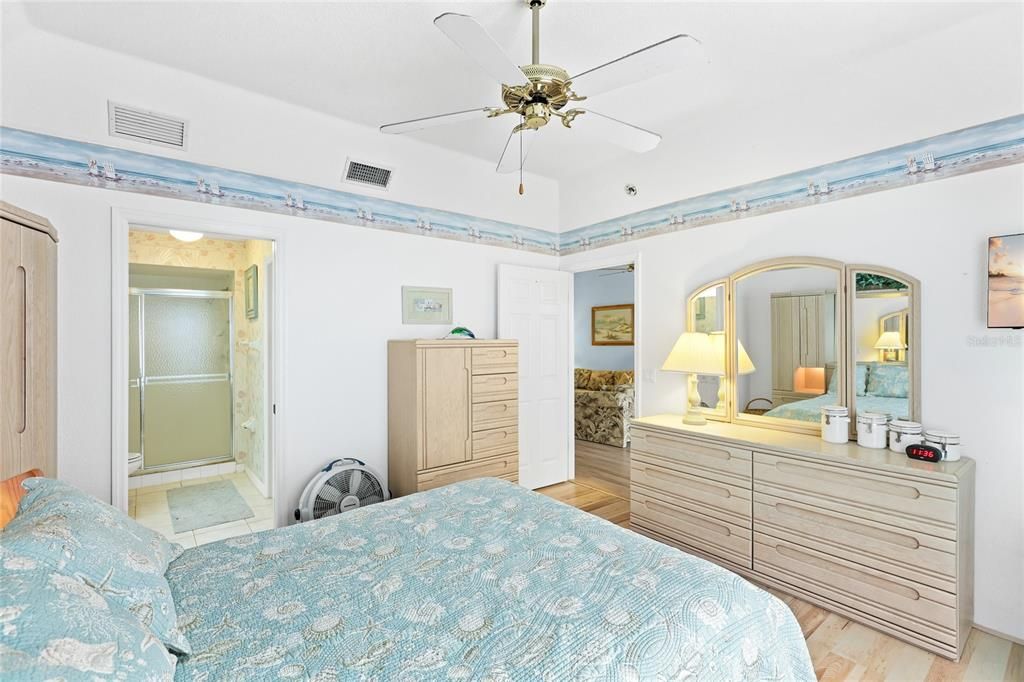 На продажу: $150,000 (2 спален, 2 ванн, 1066 Квадратных фут)