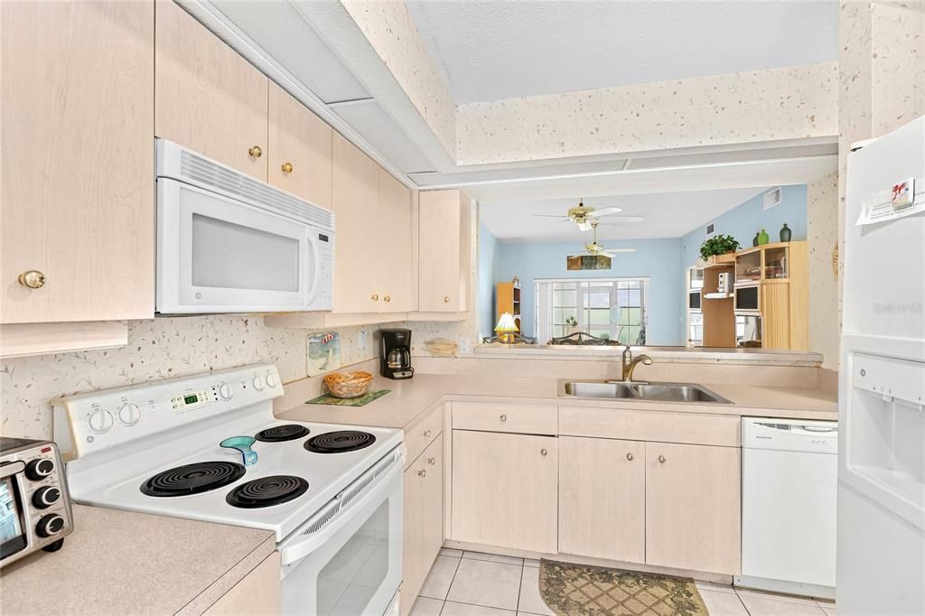 На продажу: $150,000 (2 спален, 2 ванн, 1066 Квадратных фут)