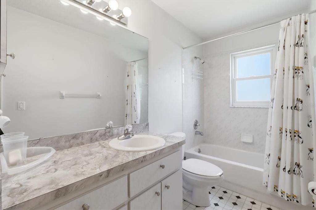 For Sale: $425,000 (3 beds, 2 baths, 2077 Square Feet)