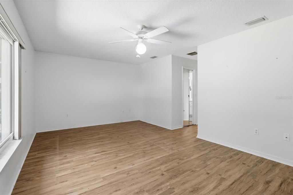 For Sale: $425,000 (3 beds, 2 baths, 2077 Square Feet)