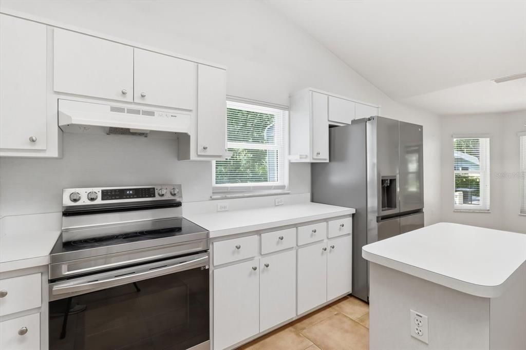 For Sale: $425,000 (3 beds, 2 baths, 2077 Square Feet)