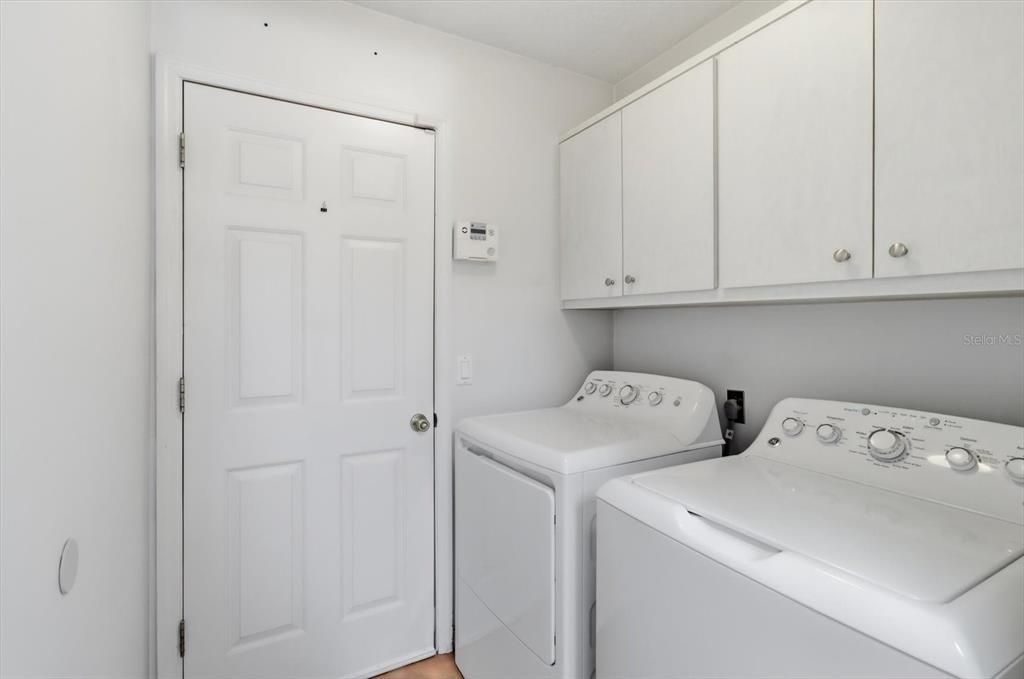 For Sale: $425,000 (3 beds, 2 baths, 2077 Square Feet)