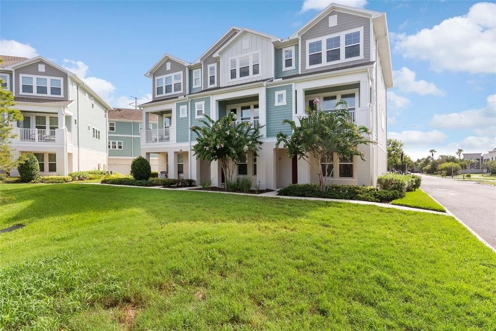 For Sale: $535,000 (2 beds, 3 baths, 2176 Square Feet)