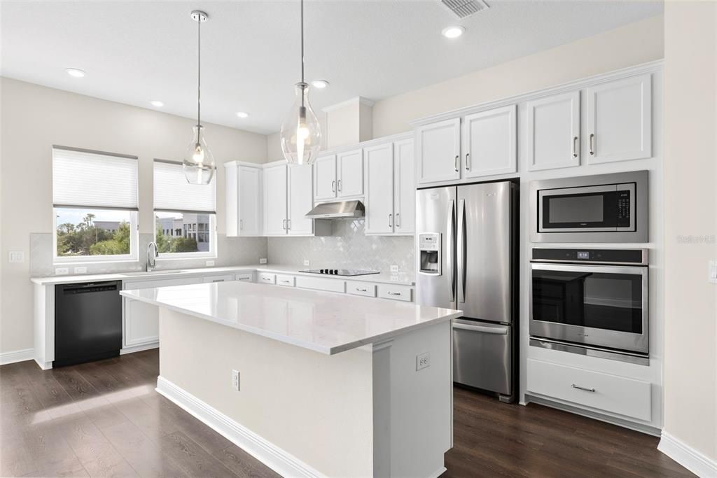 For Sale: $535,000 (2 beds, 3 baths, 2176 Square Feet)