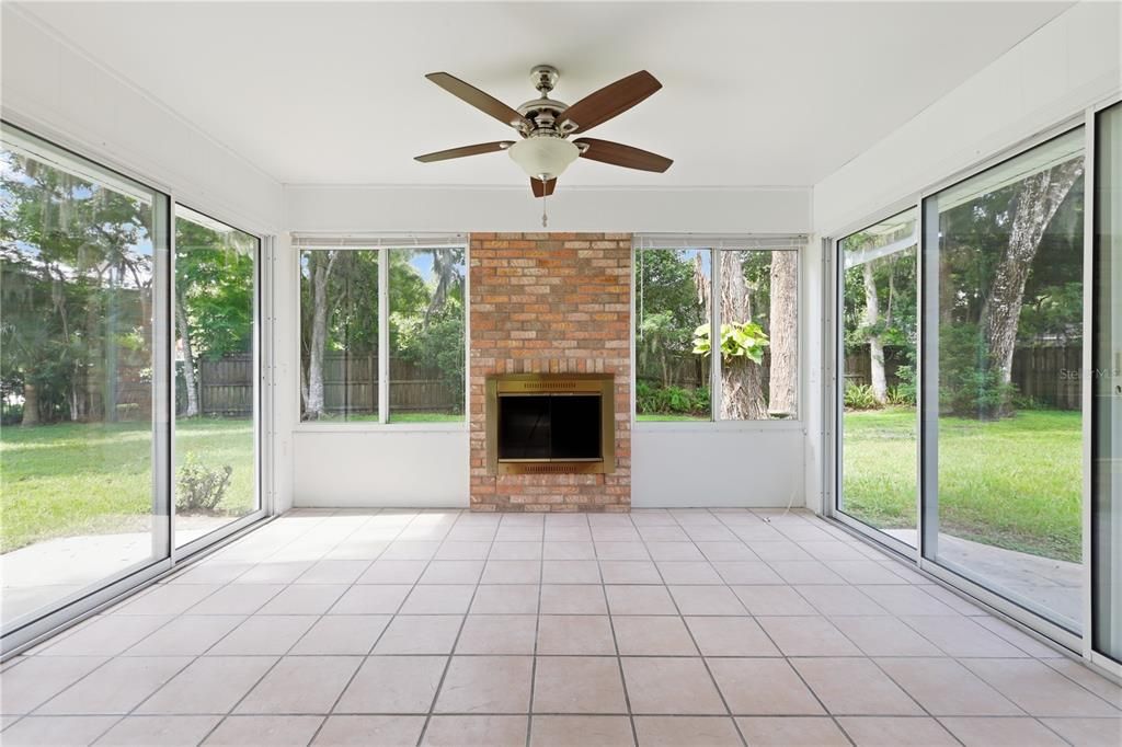For Sale: $324,900 (2 beds, 2 baths, 960 Square Feet)