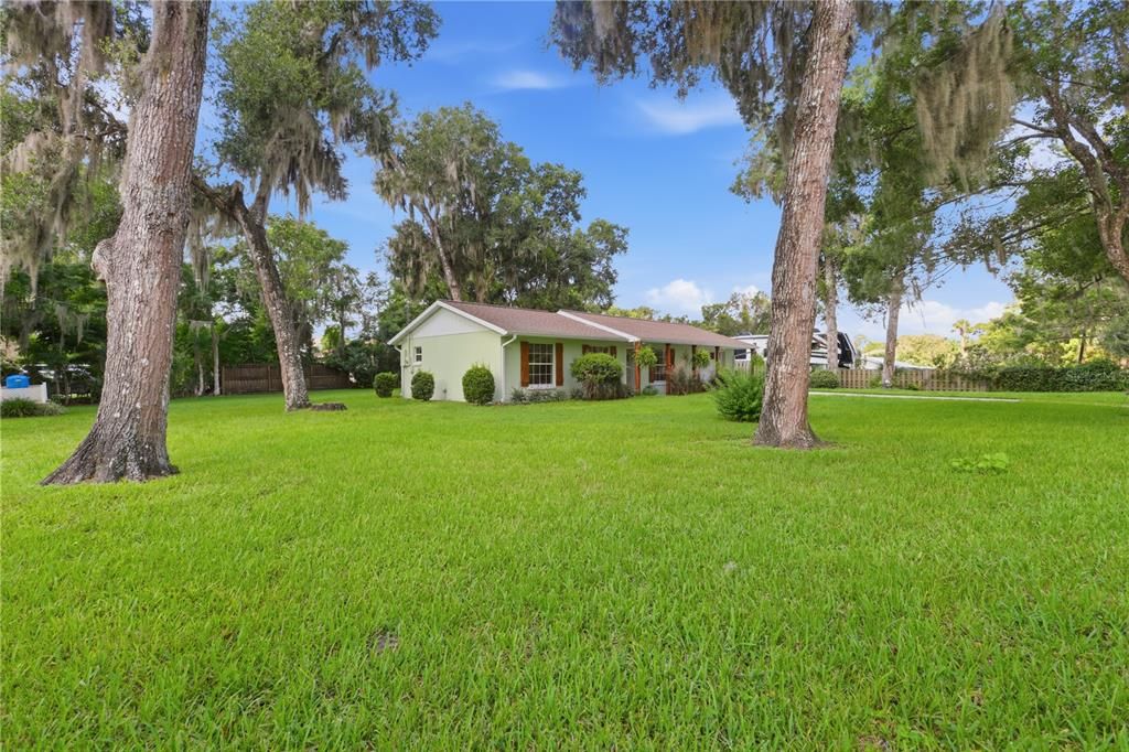 For Sale: $324,900 (2 beds, 2 baths, 960 Square Feet)