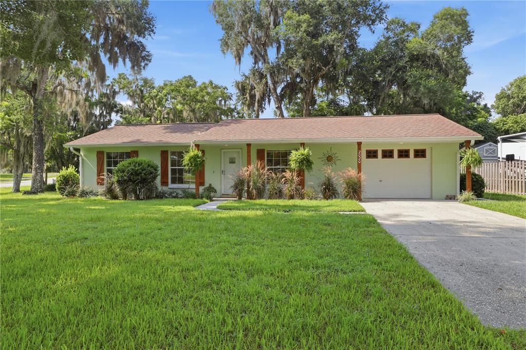 For Sale: $324,900 (2 beds, 2 baths, 960 Square Feet)