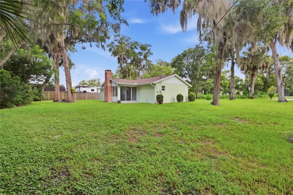 For Sale: $324,900 (2 beds, 2 baths, 960 Square Feet)