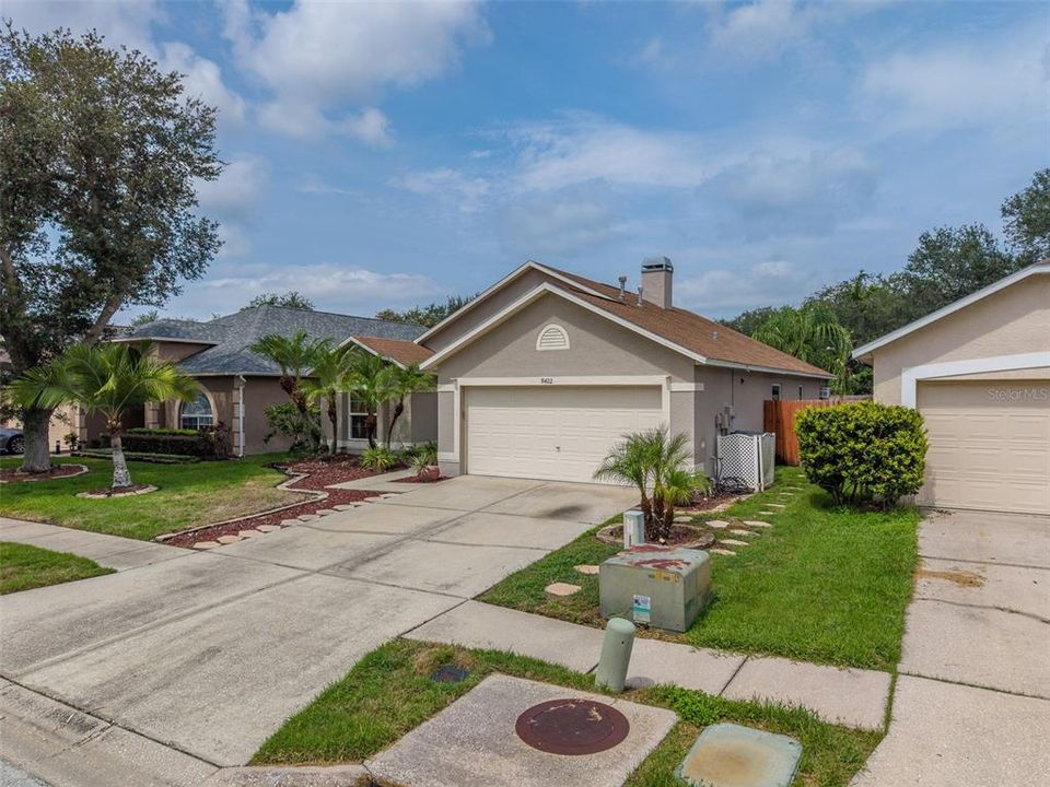 Activo con contrato: $430,000 (3 camas, 2 baños, 1714 Pies cuadrados)
