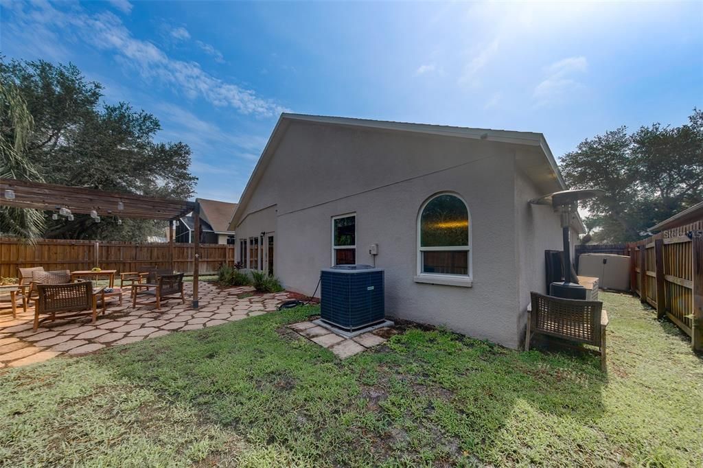 Activo con contrato: $430,000 (3 camas, 2 baños, 1714 Pies cuadrados)