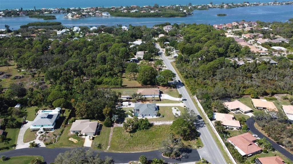На продажу: $450,000 (0.51 acres)