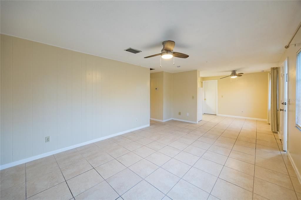 For Rent: $1,400 (1 beds, 2 baths, 900 Square Feet)