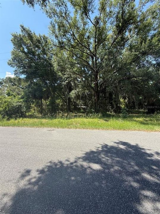 На продажу: $69,000 (0.46 acres)