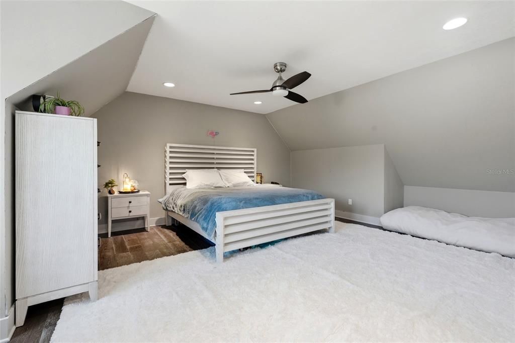For Sale: $774,900 (4 beds, 3 baths, 2644 Square Feet)