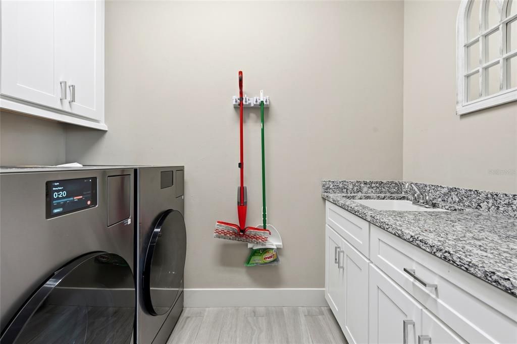 For Sale: $774,900 (4 beds, 3 baths, 2644 Square Feet)