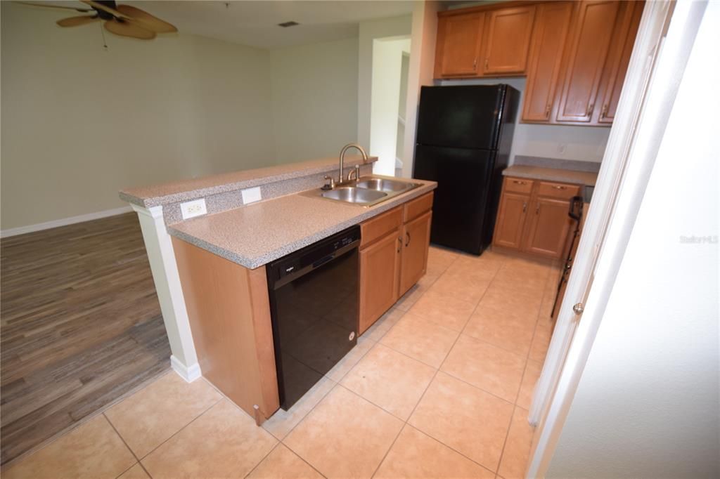 В аренду: $2,250 (3 спален, 2 ванн, 1508 Квадратных фут)