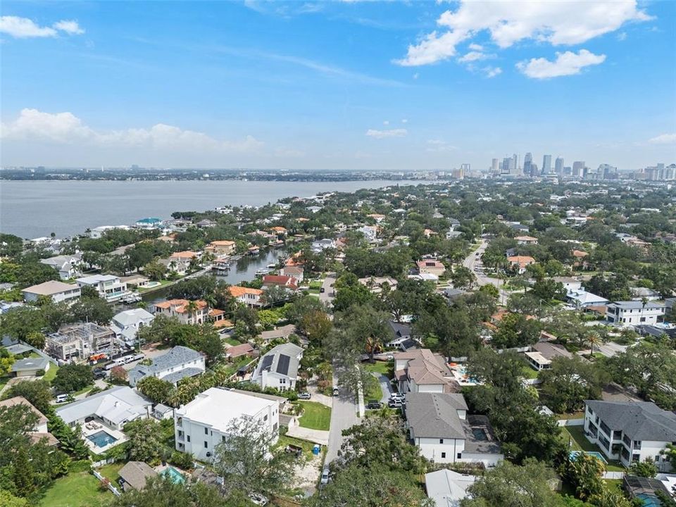 Activo con contrato: $1,050,000 (4 camas, 3 baños, 2242 Pies cuadrados)