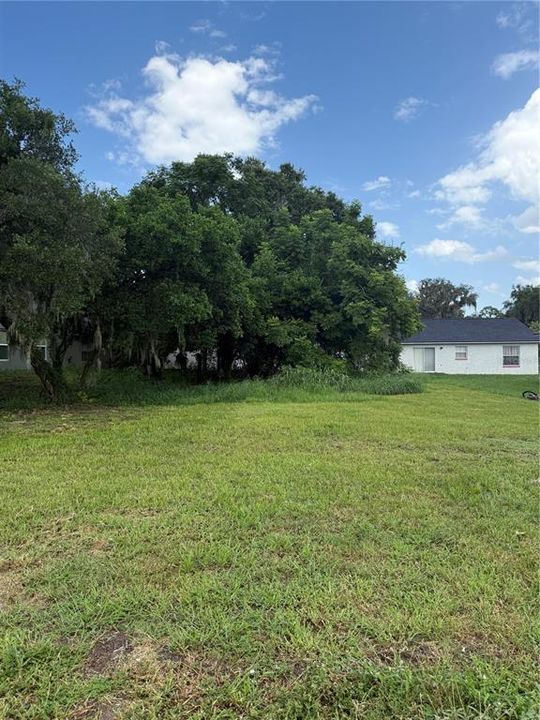 На продажу: $88,000 (0.24 acres)