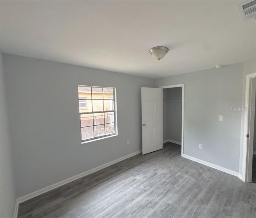 В аренду: $1,300 (2 спален, 1 ванн, 817 Квадратных фут)