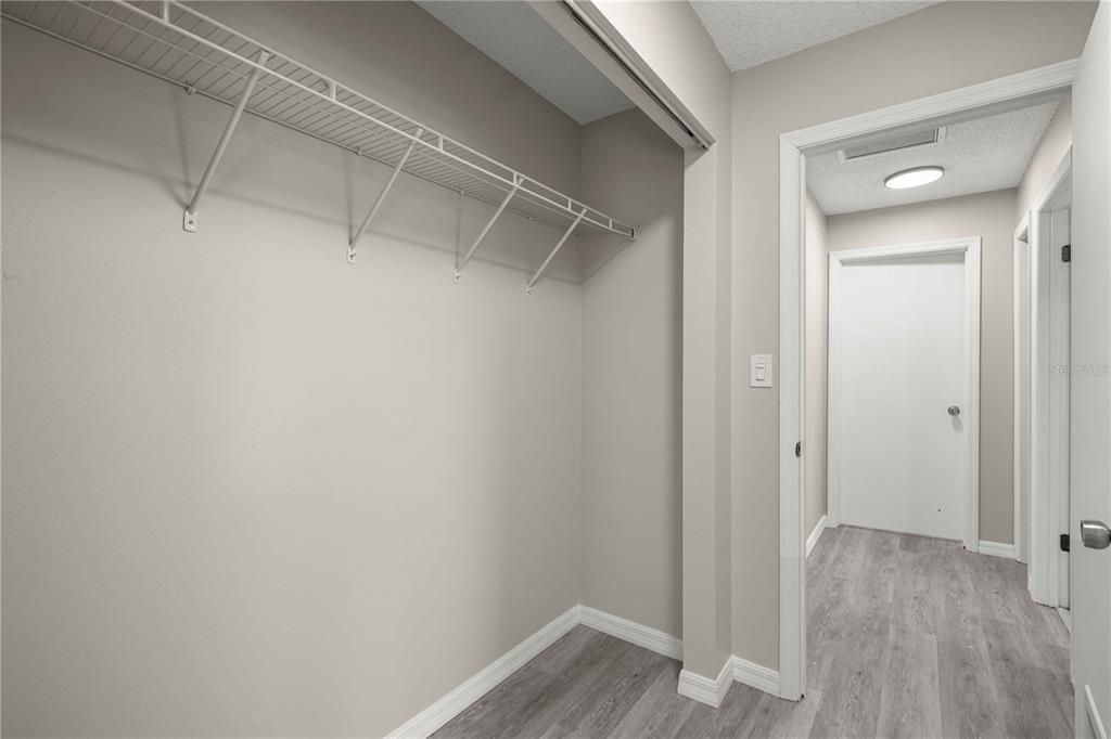 На продажу: $249,000 (2 спален, 2 ванн, 1320 Квадратных фут)