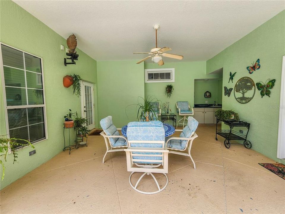 For Sale: $899,900 (6 beds, 6 baths, 3860 Square Feet)