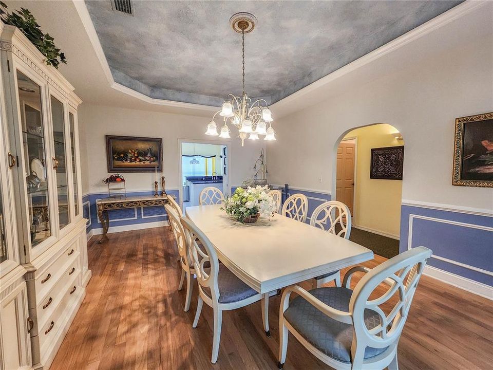 For Sale: $899,900 (6 beds, 6 baths, 3860 Square Feet)