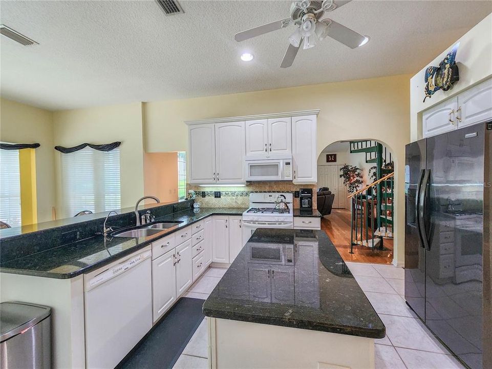 For Sale: $899,900 (6 beds, 6 baths, 3860 Square Feet)